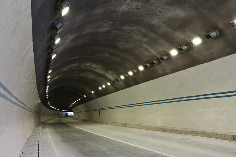 Tunnel light